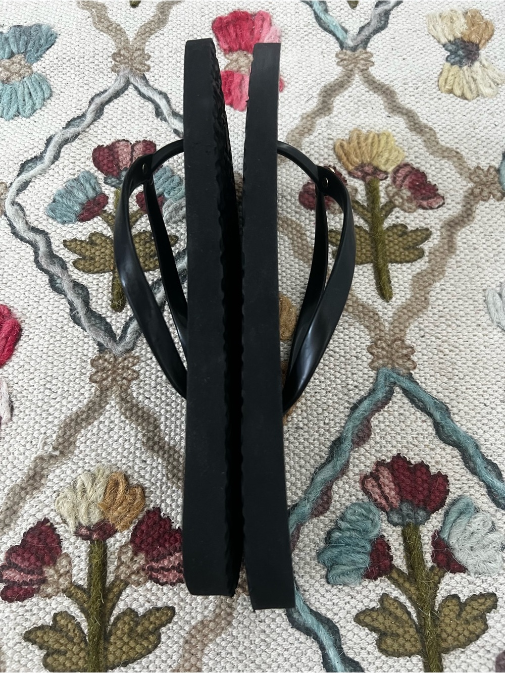 NWOT Tory Burch Black Flip Flops - Picture 5 of 7
